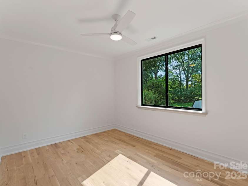 721 Hillside Avenue, Charlotte, NC 28209.  MLS# CAR4265538, YatesRealty ID 24056. 