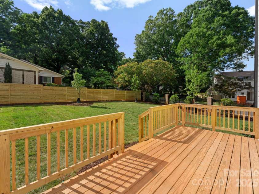 721 Hillside Avenue, Charlotte, NC 28209.  MLS# CAR4265538, YatesRealty ID 24056. 