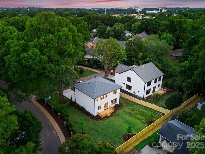 721 Hillside Avenue, Charlotte, NC 28209.  MLS# CAR4265538, YatesRealty ID 24056. 