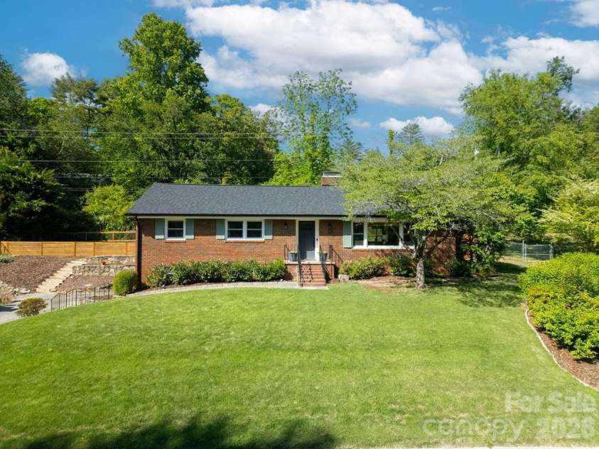 84 Far Hills Terrace, Brevard, NC 28712.  MLS# CAR4346875, YatesRealty ID 24056. 
