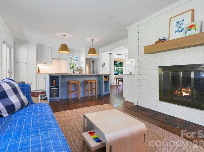 84 Far Hills Terrace, Brevard, NC 28712.  MLS# CAR4346875, YatesRealty ID 24056. 