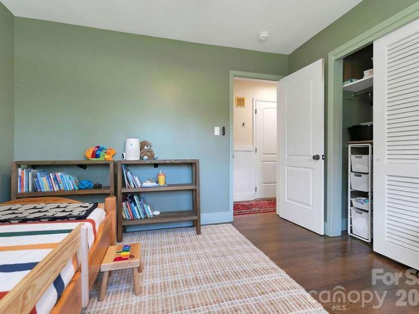 84 Far Hills Terrace, Brevard, NC 28712.  MLS# CAR4346875, YatesRealty ID 24056. 