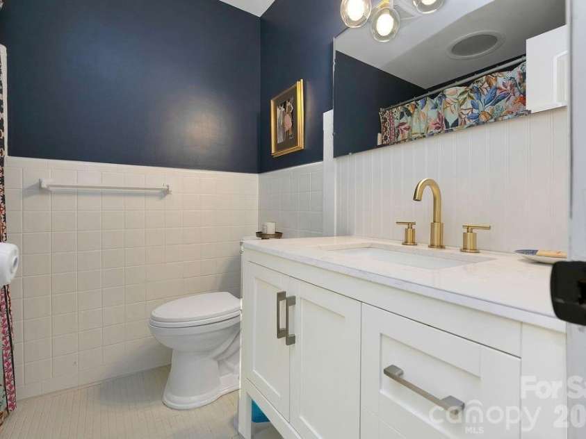 84 Far Hills Terrace, Brevard, NC 28712.  MLS# CAR4346875, YatesRealty ID 24056. 