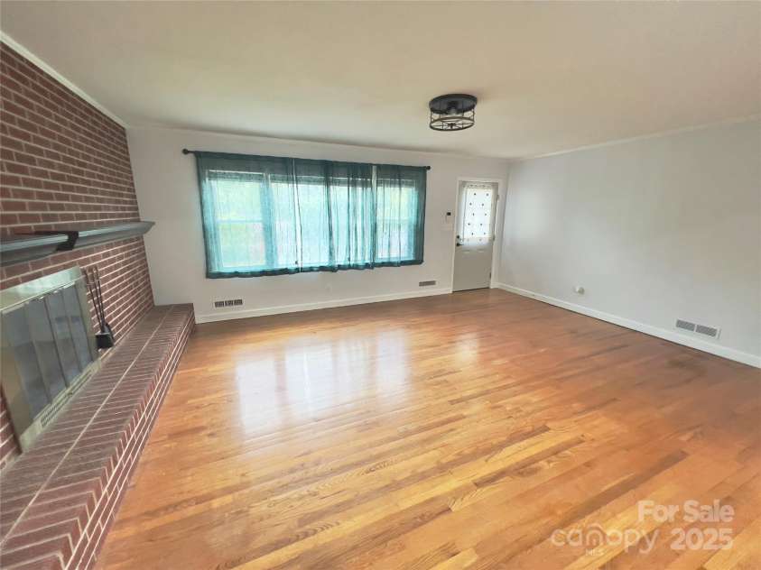 108 Meadowview Place, Lenoir, NC 28645.  MLS# CAR4222550, YatesRealty ID 24057. 