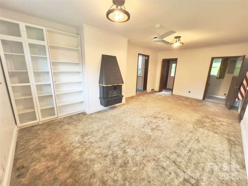 108 Meadowview Place, Lenoir, NC 28645.  MLS# CAR4222550, YatesRealty ID 24057. 