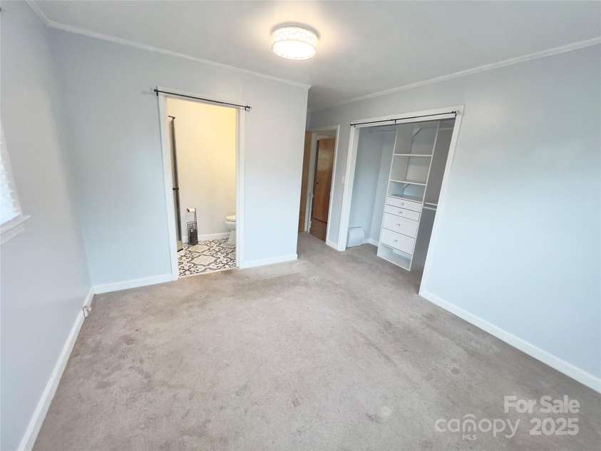 108 Meadowview Place, Lenoir, NC 28645.  MLS# CAR4222550, YatesRealty ID 24057. 