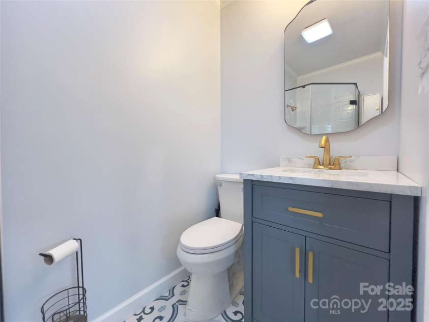 108 Meadowview Place, Lenoir, NC 28645.  MLS# CAR4222550, YatesRealty ID 24057. 