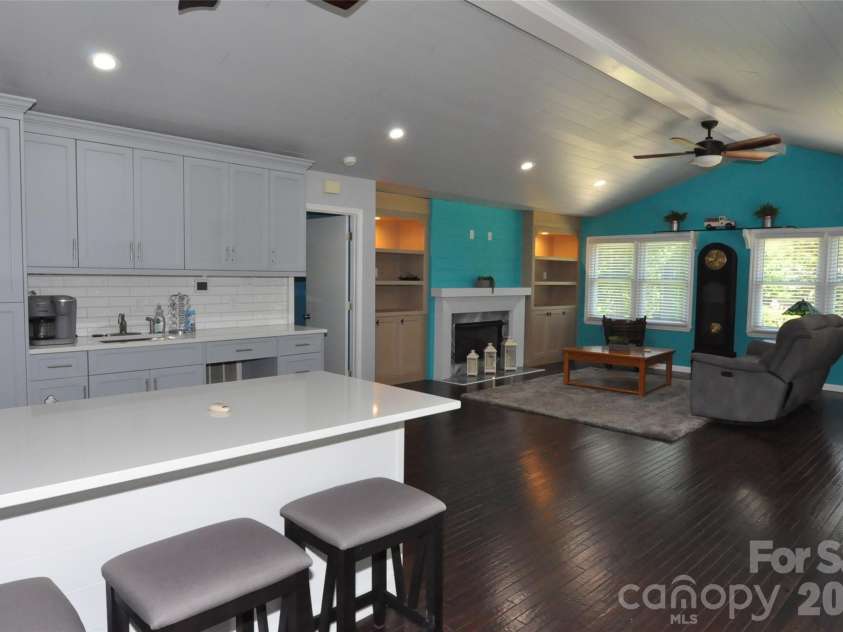 808 Briarcliff Circle, Chester, SC 29706.  MLS# CAR4384514, YatesRealty ID 24057. 