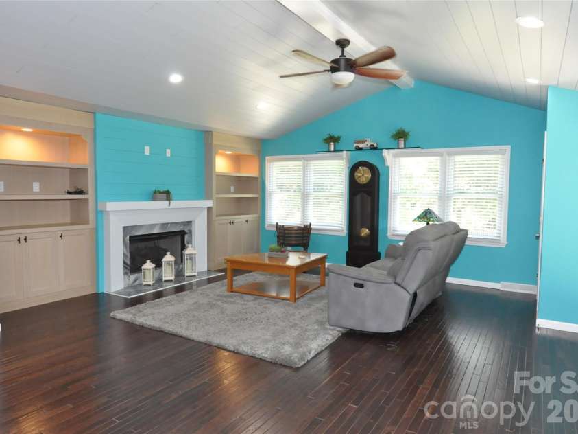 808 Briarcliff Circle, Chester, SC 29706.  MLS# CAR4384514, YatesRealty ID 24057. 