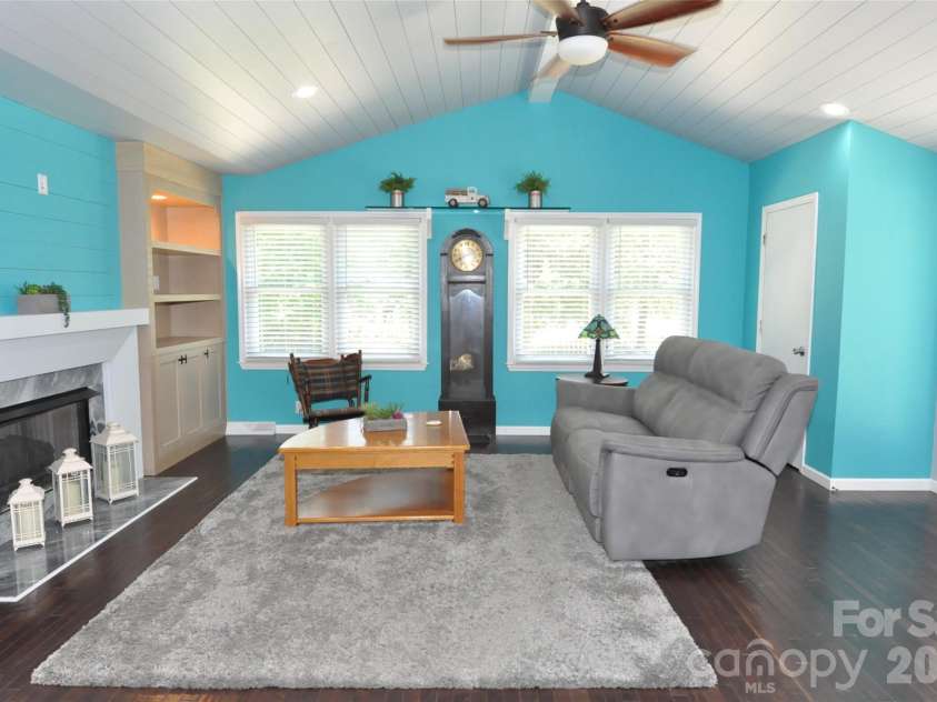 808 Briarcliff Circle, Chester, SC 29706.  MLS# CAR4384514, YatesRealty ID 24057. 