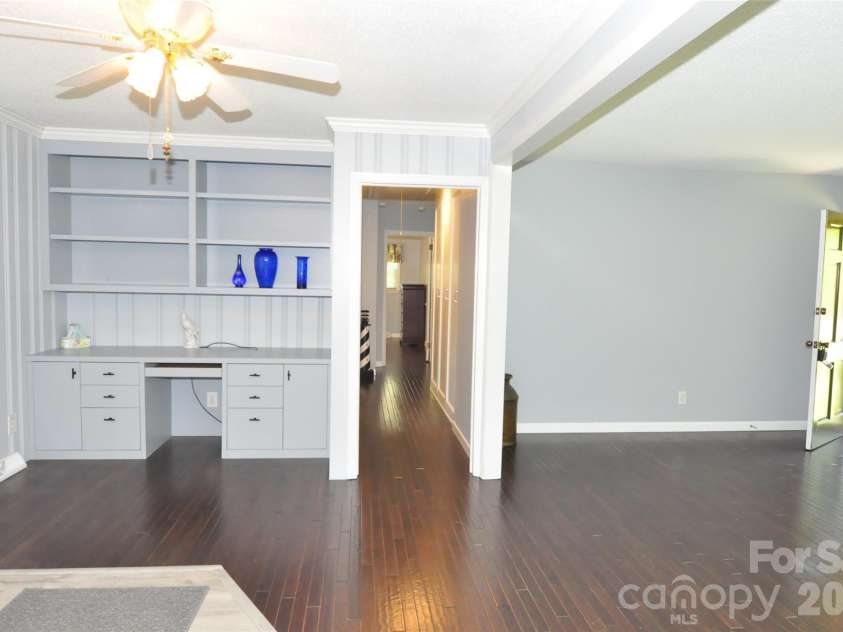 808 Briarcliff Circle, Chester, SC 29706.  MLS# CAR4384514, YatesRealty ID 24057. 