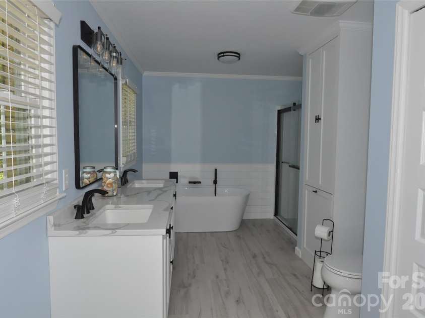 808 Briarcliff Circle, Chester, SC 29706.  MLS# CAR4384514, YatesRealty ID 24057. 