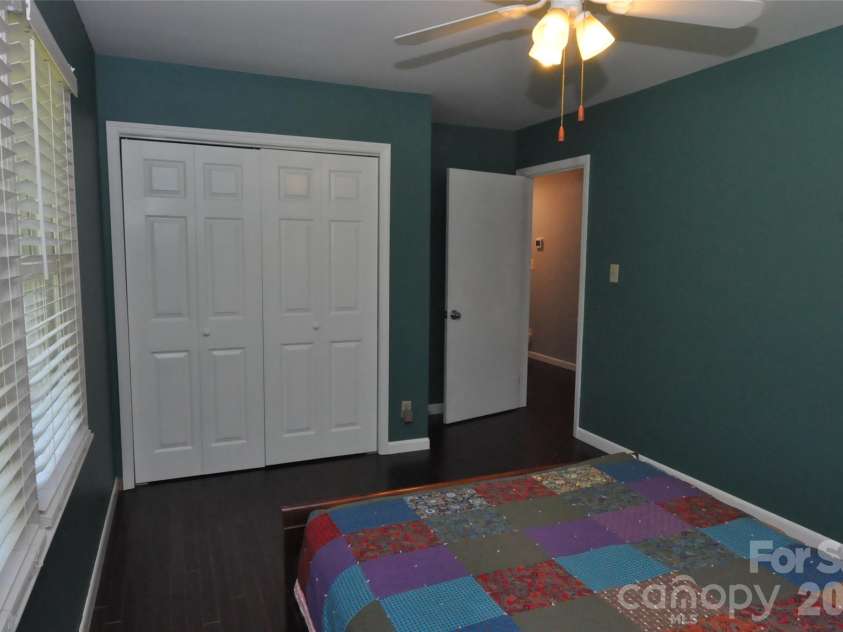 808 Briarcliff Circle, Chester, SC 29706.  MLS# CAR4384514, YatesRealty ID 24057. 