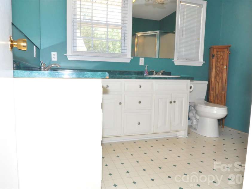 808 Briarcliff Circle, Chester, SC 29706.  MLS# CAR4384514, YatesRealty ID 24057. 