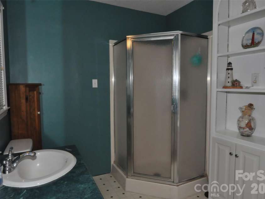 808 Briarcliff Circle, Chester, SC 29706.  MLS# CAR4384514, YatesRealty ID 24057. 
