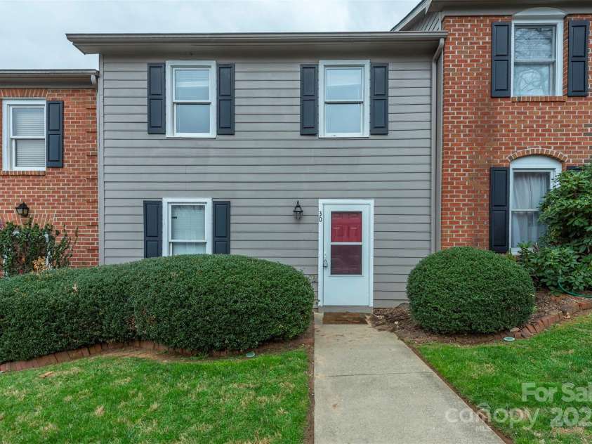 30 Sleepy Hollow Lane, Swannanoa, NC 28778.  MLS# CAR4239666, YatesRealty ID 24058. 