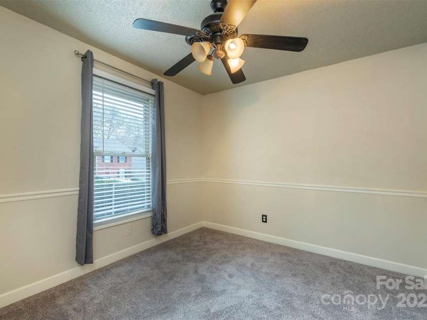 30 Sleepy Hollow Lane, Swannanoa, NC 28778.  MLS# CAR4239666, YatesRealty ID 24058. 