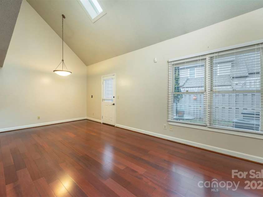 30 Sleepy Hollow Lane, Swannanoa, NC 28778.  MLS# CAR4239666, YatesRealty ID 24058. 