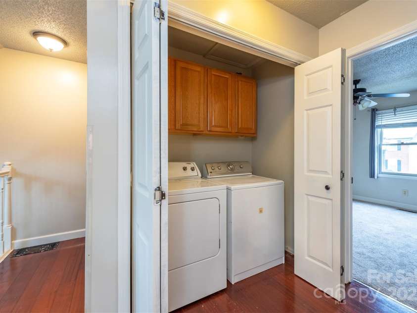 30 Sleepy Hollow Lane, Swannanoa, NC 28778.  MLS# CAR4239666, YatesRealty ID 24058. 