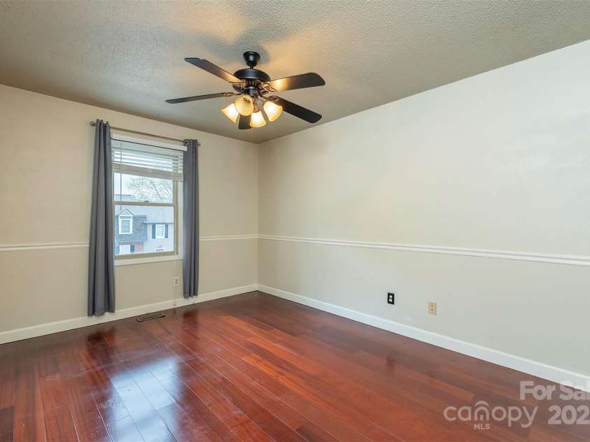 30 Sleepy Hollow Lane, Swannanoa, NC 28778.  MLS# CAR4239666, YatesRealty ID 24058. 