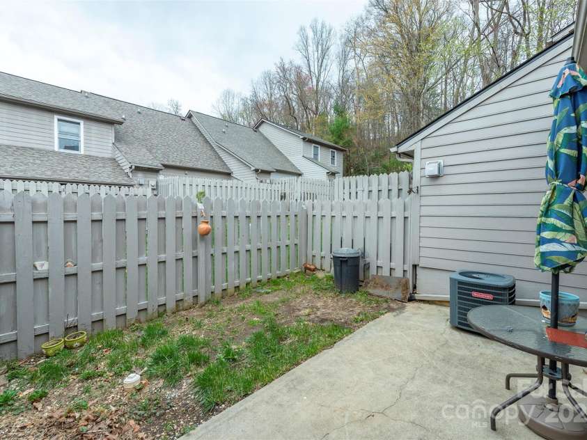 30 Sleepy Hollow Lane, Swannanoa, NC 28778.  MLS# CAR4239666, YatesRealty ID 24058. 