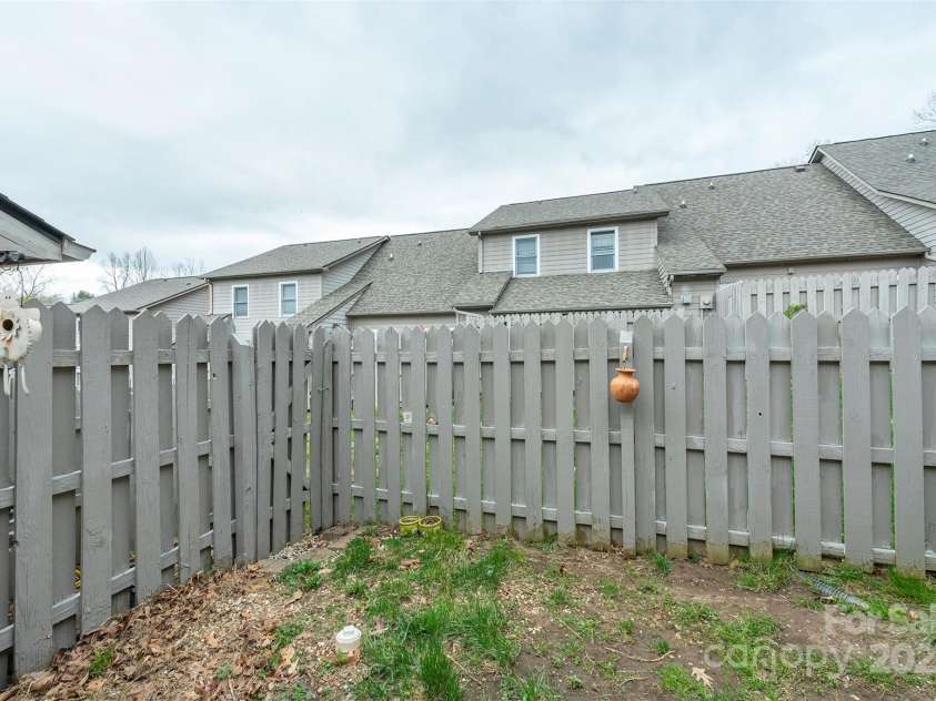 30 Sleepy Hollow Lane, Swannanoa, NC 28778.  MLS# CAR4239666, YatesRealty ID 24058. 