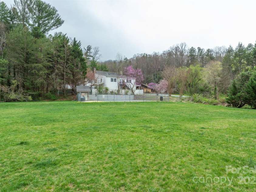 30 Sleepy Hollow Lane, Swannanoa, NC 28778.  MLS# CAR4239666, YatesRealty ID 24058. 
