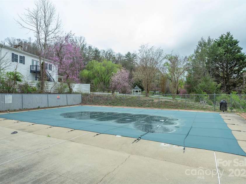 30 Sleepy Hollow Lane, Swannanoa, NC 28778.  MLS# CAR4239666, YatesRealty ID 24058. 