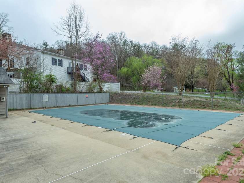 30 Sleepy Hollow Lane, Swannanoa, NC 28778.  MLS# CAR4239666, YatesRealty ID 24058. 