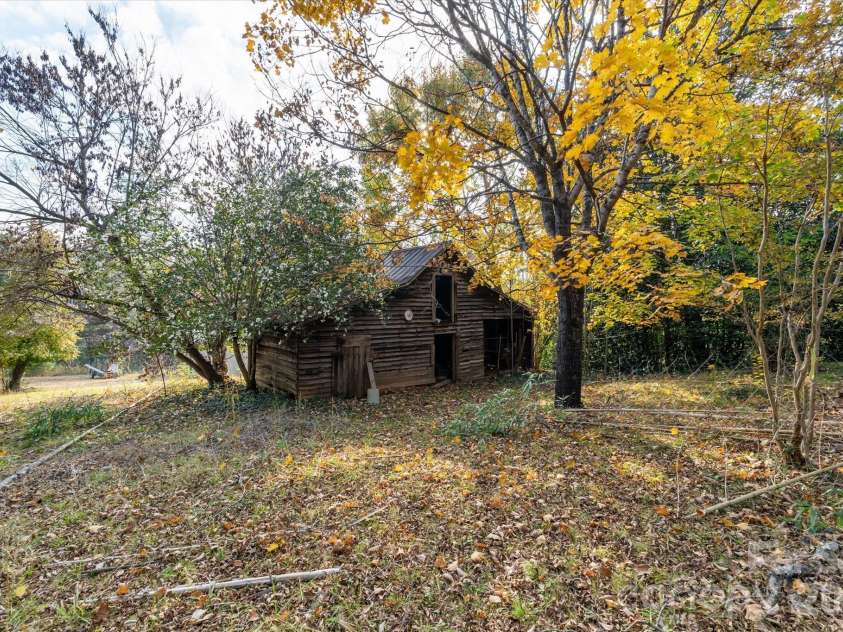 1888 Pea Ridge Road, Mill Spring, NC 28756.  MLS# CAR4324520, YatesRealty ID 2406. 