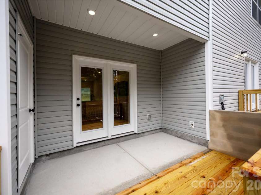1812 Lunch Time Lane, Gastonia, NC 28052.  MLS# CAR4384711, YatesRealty ID 24061. 