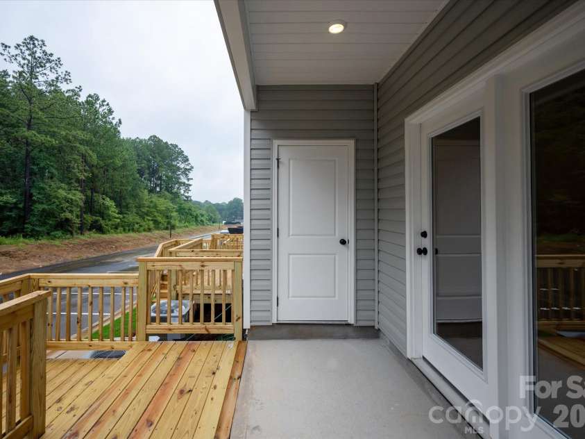 1812 Lunch Time Lane, Gastonia, NC 28052.  MLS# CAR4384711, YatesRealty ID 24061. 