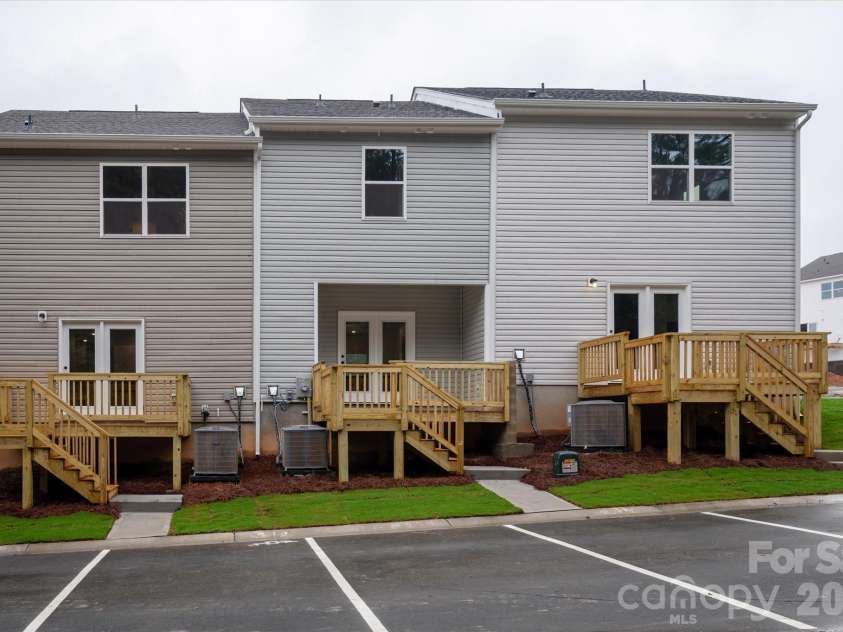 1812 Lunch Time Lane, Gastonia, NC 28052.  MLS# CAR4384711, YatesRealty ID 24061. 