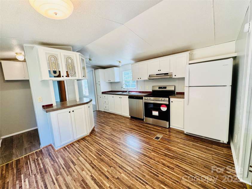 4832 Gideon Drive, Lincolnton, NC 28092.  MLS# CAR4276405, YatesRealty ID 24061. 