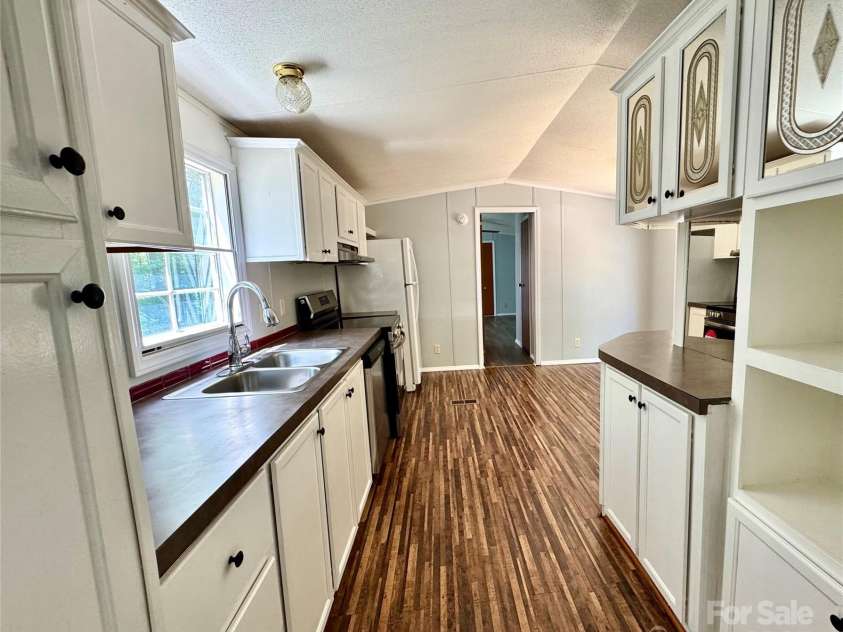 4832 Gideon Drive, Lincolnton, NC 28092.  MLS# CAR4276405, YatesRealty ID 24061. 