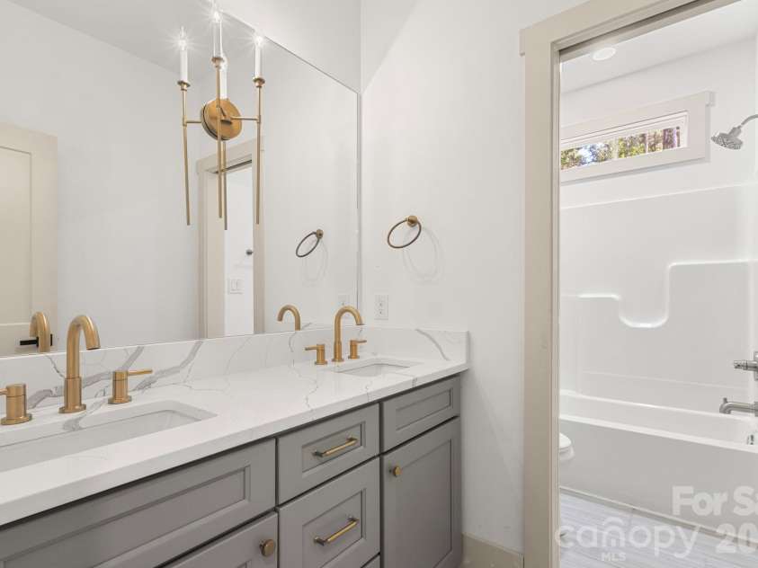1183 Tirzah Road, Rock Hill, SC 29732.  MLS# CAR4384447, YatesRealty ID 24062. Guest Bathroom