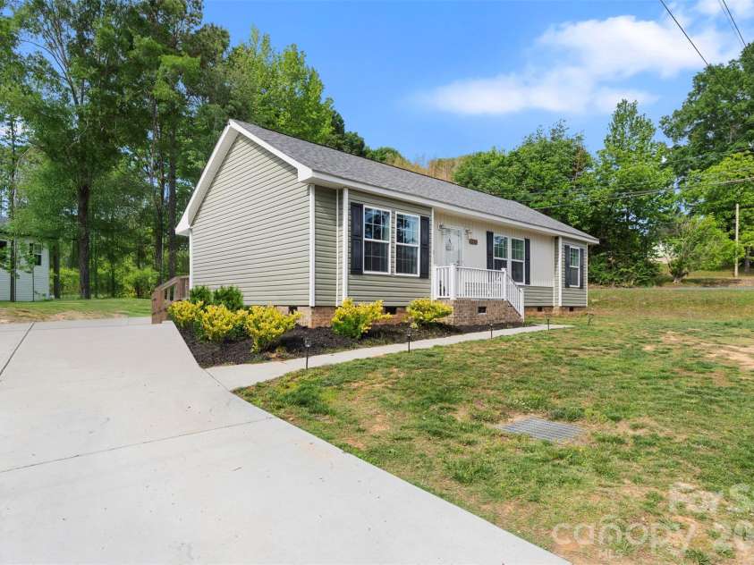 1316 Wiscassett Street, Albemarle, NC 28001.  MLS# CAR4384610, YatesRealty ID 24063. 