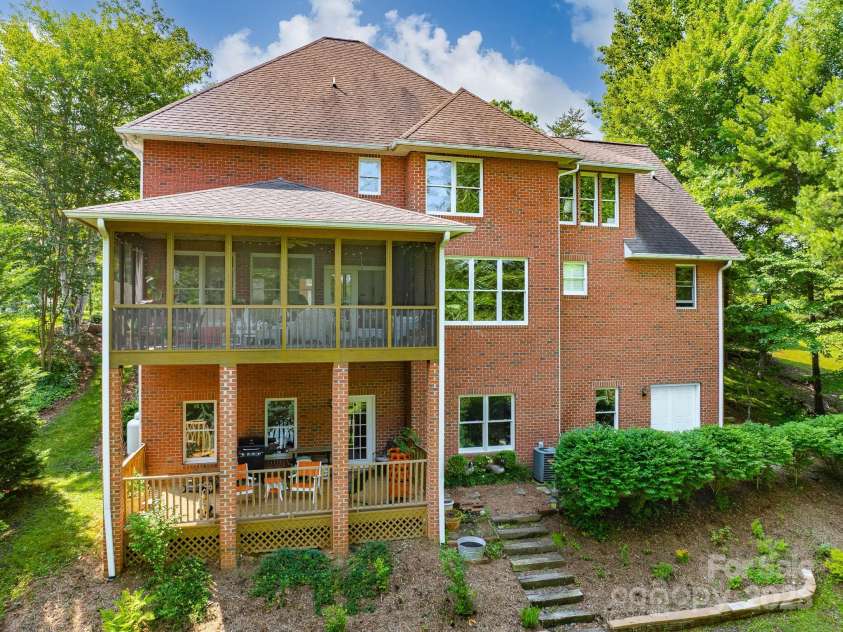 357 Lentz Landing Lane, Nebo, NC 28761.  MLS# CAR4256911, YatesRealty ID 24063. 