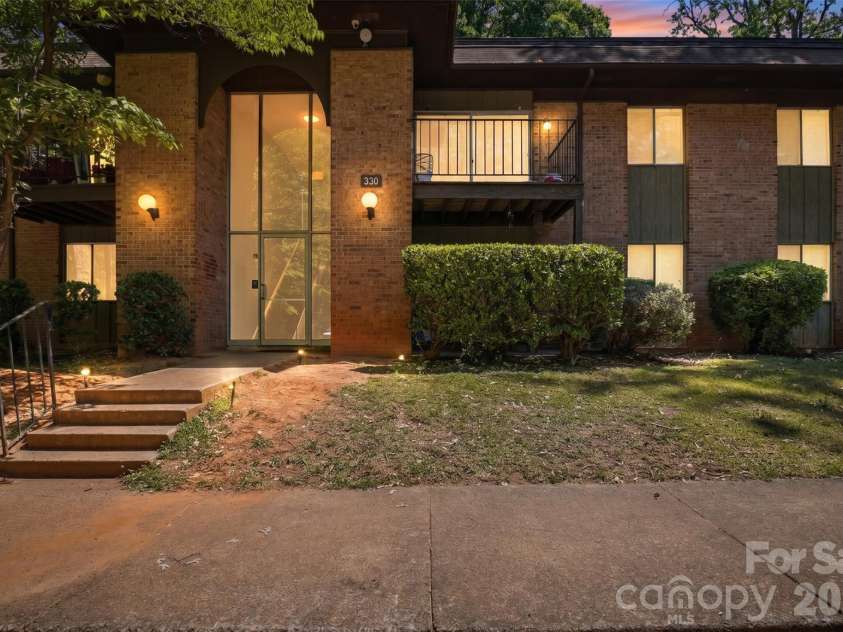 330 Orchard Trace Lane, Charlotte, NC 28213.  MLS# CAR4384615, YatesRealty ID 24064. 