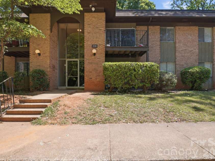 330 Orchard Trace Lane, Charlotte, NC 28213.  MLS# CAR4384615, YatesRealty ID 24064. 