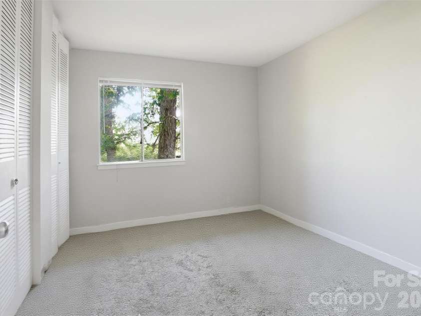 330 Orchard Trace Lane, Charlotte, NC 28213.  MLS# CAR4384615, YatesRealty ID 24064. 