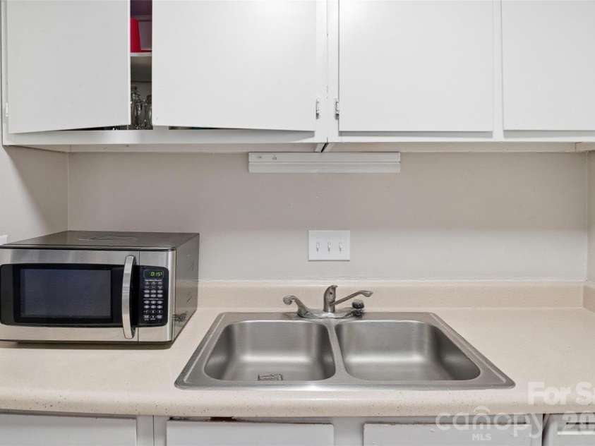330 Orchard Trace Lane, Charlotte, NC 28213.  MLS# CAR4384615, YatesRealty ID 24064. 