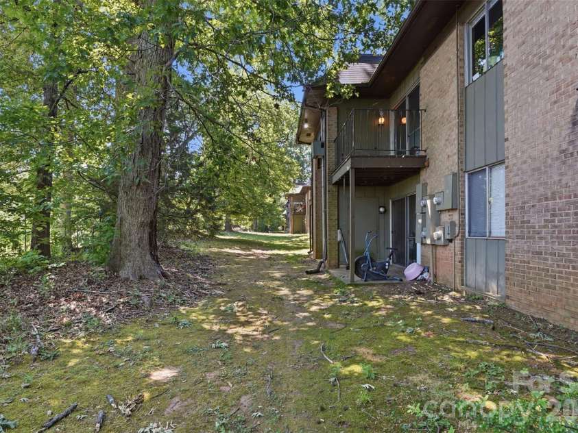 330 Orchard Trace Lane, Charlotte, NC 28213.  MLS# CAR4384615, YatesRealty ID 24064. 