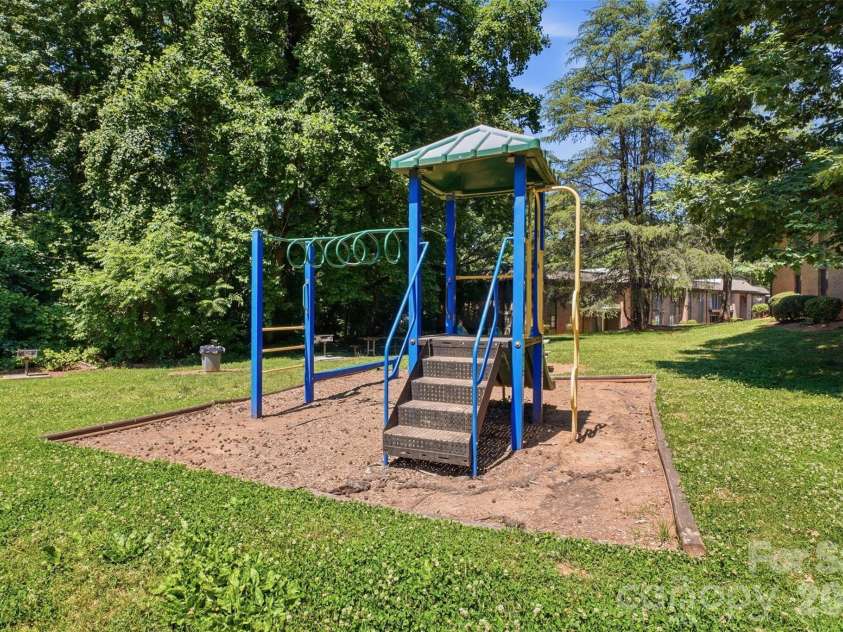 330 Orchard Trace Lane, Charlotte, NC 28213.  MLS# CAR4384615, YatesRealty ID 24064. 