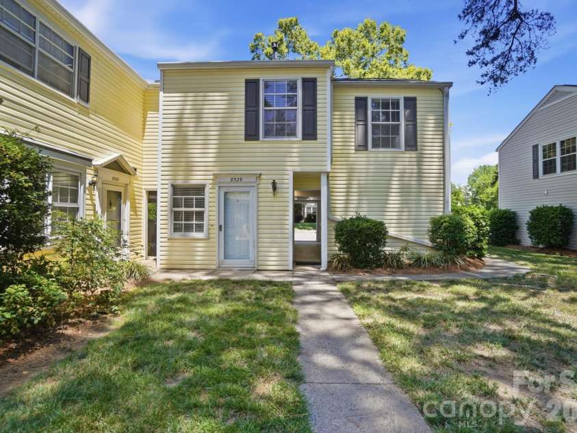 8529 Castle Pine Court, Charlotte, NC 28226.  MLS# CAR4381741, YatesRealty ID 24066. 