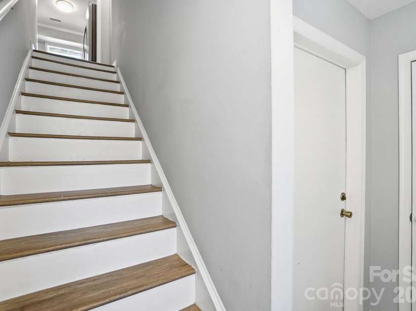 8529 Castle Pine Court, Charlotte, NC 28226.  MLS# CAR4381741, YatesRealty ID 24066. 
