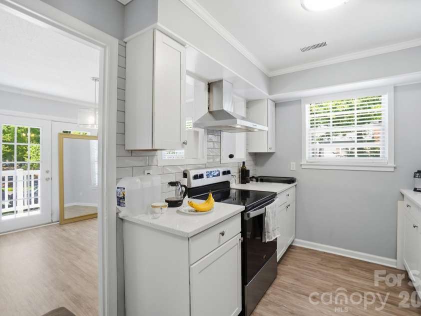 8529 Castle Pine Court, Charlotte, NC 28226.  MLS# CAR4381741, YatesRealty ID 24066. 