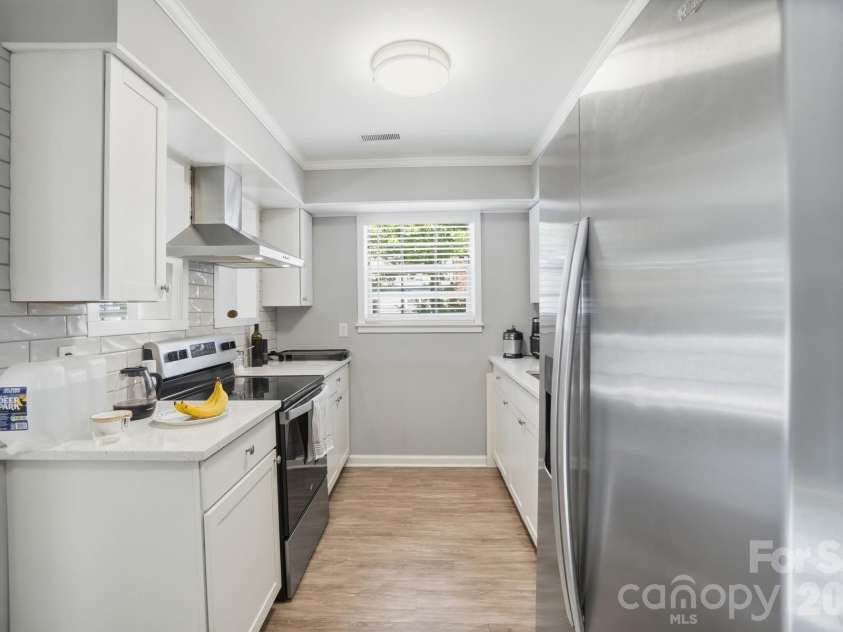 8529 Castle Pine Court, Charlotte, NC 28226.  MLS# CAR4381741, YatesRealty ID 24066. 