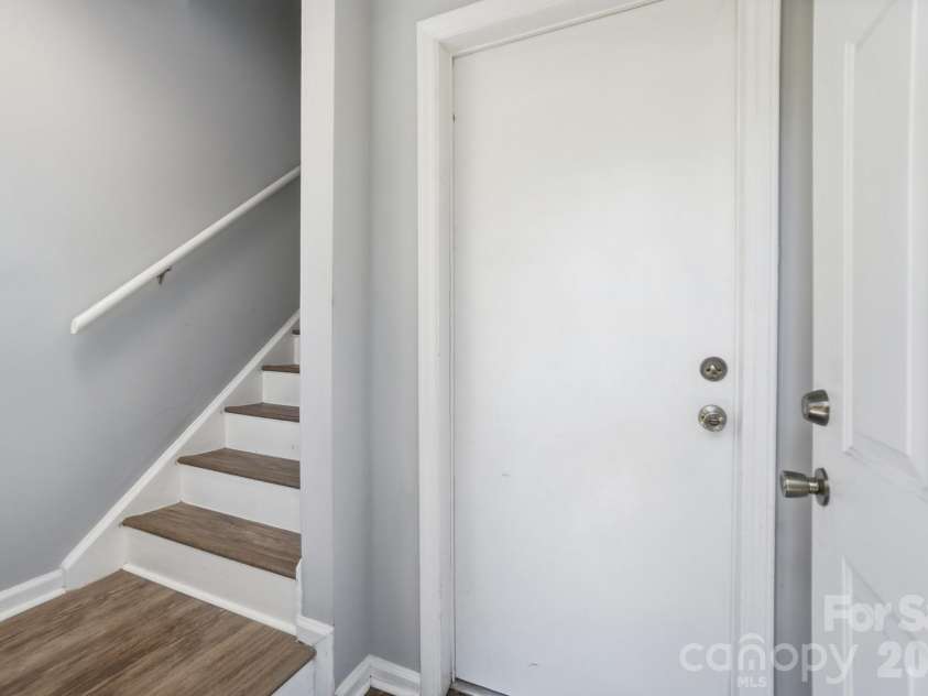 8529 Castle Pine Court, Charlotte, NC 28226.  MLS# CAR4381741, YatesRealty ID 24066. 