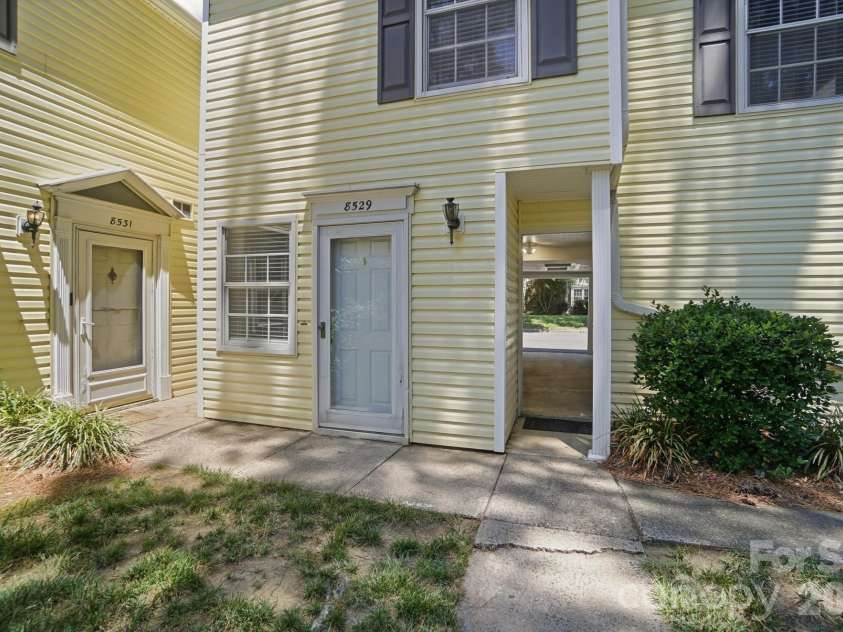 8529 Castle Pine Court, Charlotte, NC 28226.  MLS# CAR4381741, YatesRealty ID 24066. 